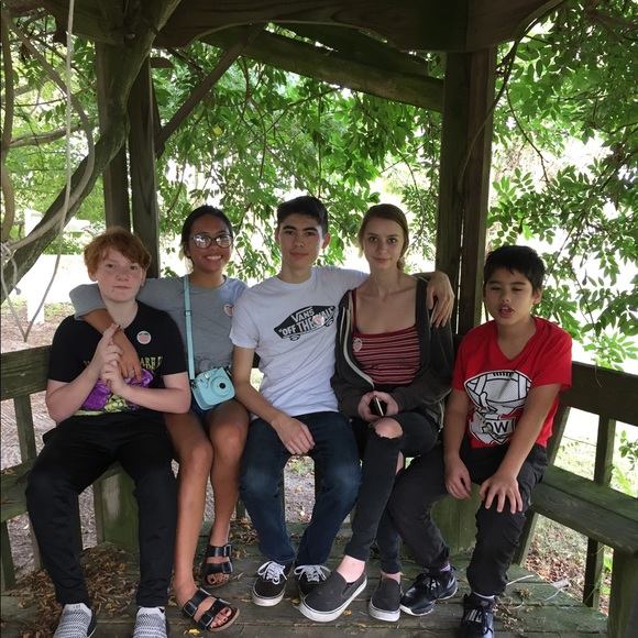 Meet your Posher, Karen - Picture 2 of 6